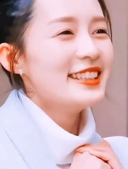 李沁,她的笑容让人心里跟抹了蜜一样,太甜了吧!