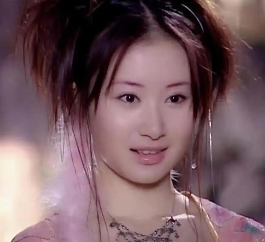 早年的舒畅是多少人的白月光啊,饰演的董鄂妃真的很惊艳了,现在怎么糊