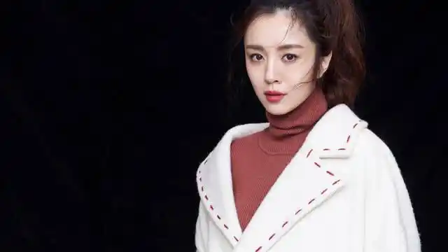 《我的!体育老师》"王小米"王晓晨开启时髦暖冬模式