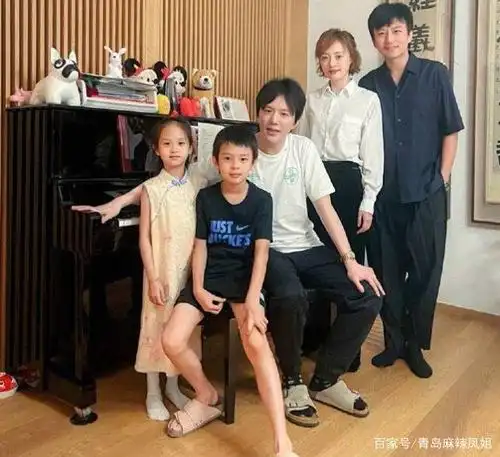 邓超孙俪一家四口好幸福 基因太强大一儿一女就是他俩的复制粘贴版