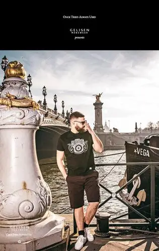 身高178. 体重180 略微有点黑…….