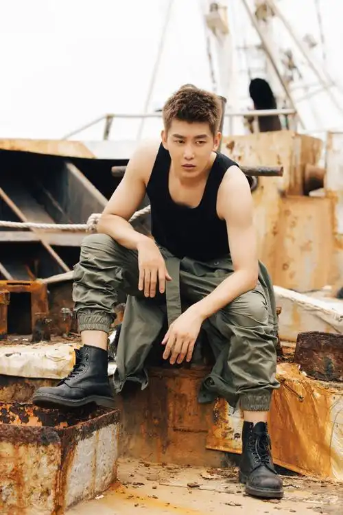 周艺轩新歌成长版mv