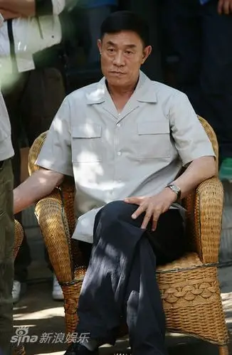 图文:《六块六毛六》探班-主演杜志国