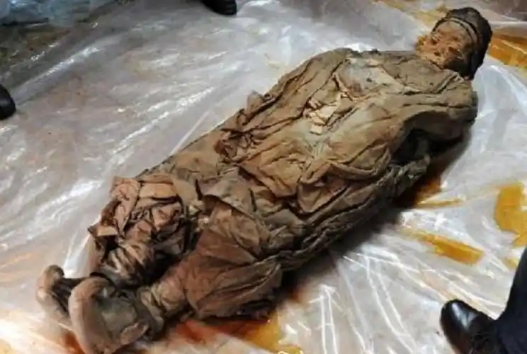 安徽砀山出土清代不腐女尸,皮肤光滑香气浓郁,怀疑是香妃?