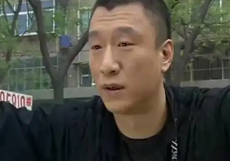 刘华强(孙红雷):这瓜保熟吗一刀捅死卖瓜的-gif动图在线制作工具