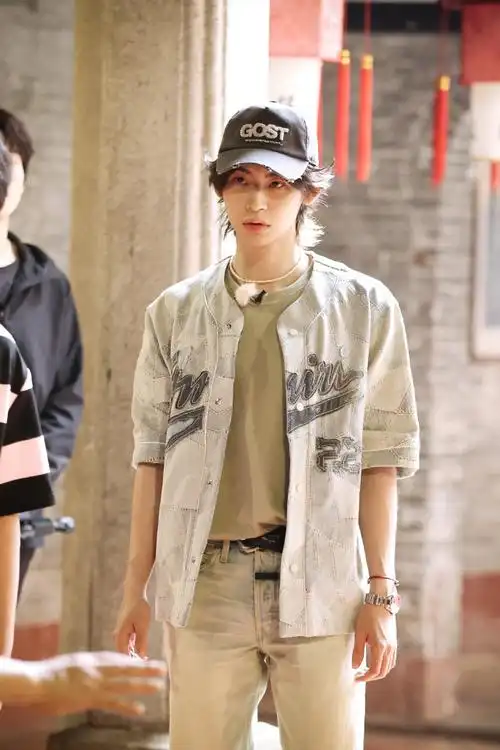 小鬼王琳凯超话@小鬼-王琳凯抵达《我们仨》最后一站,共赛龙舟过端午