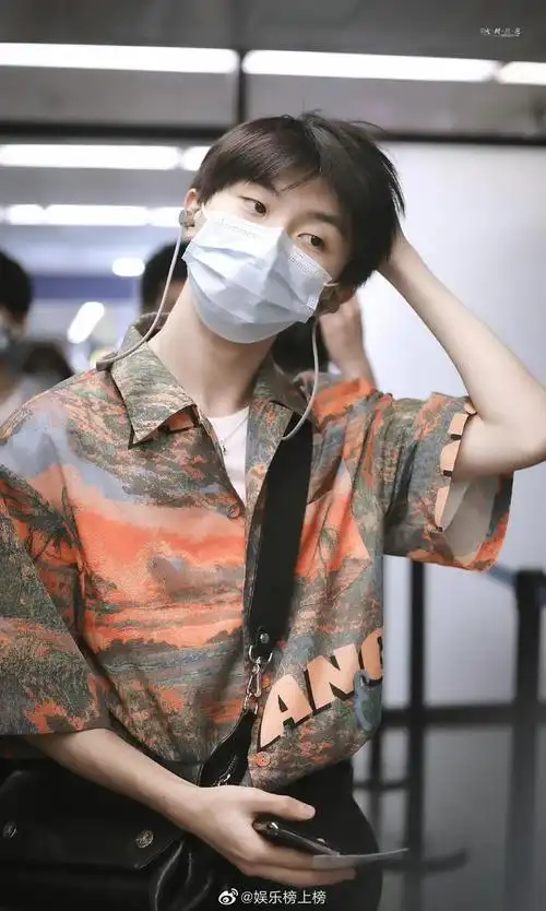 马嘉祺撩头发合集今天也被小马撩到了