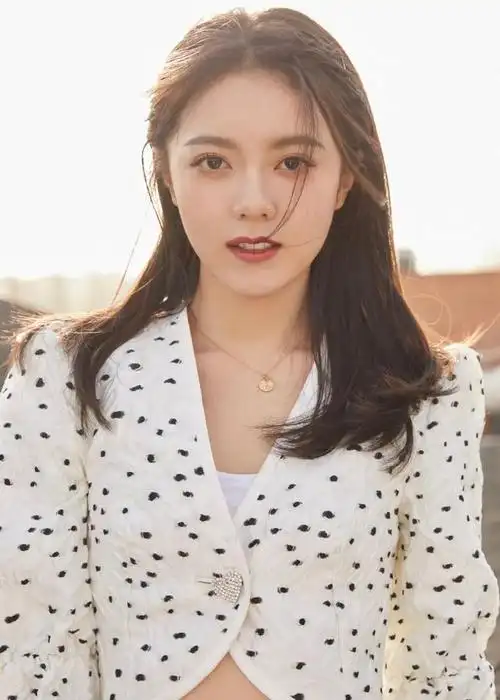 长大后的赵今麦也太美了_网易订阅