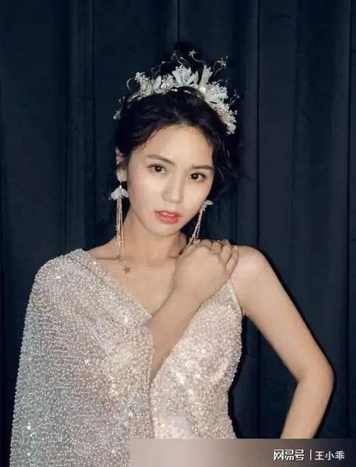 快女黄英自曝买不起房面试浪姐失败结束15年北漂疑似转行带货