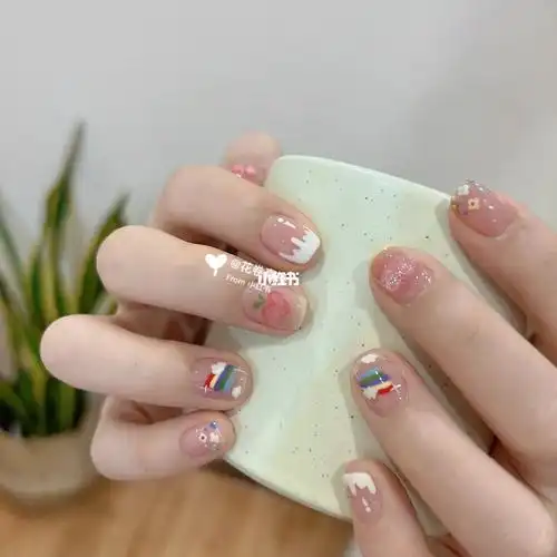 夏日可爱桃子短指甲美甲