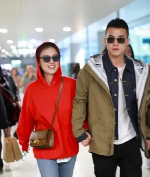 欧豪牵手照欧豪牵手30岁的马思纯做实姐弟恋