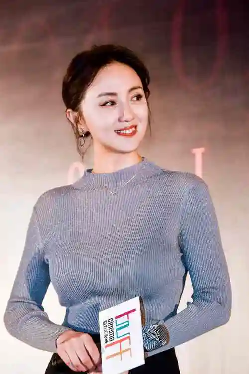 p>朱媛媛,中国内地女演员,1974年3月18日出生于山东省青岛市市北区,