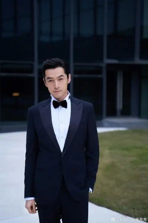 又有胡歌新造型出炉,太帅了吧,顺便回顾下以往西装造型