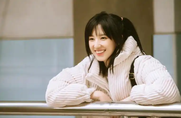 华晨宇女友王悦伊精日言论被扒(称北京空气都是臭的)