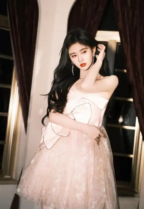 鞠婧祎芒果年货节造型图#鞠婧祎芒果年货节造型图,粉色蝴蝶结纱裙