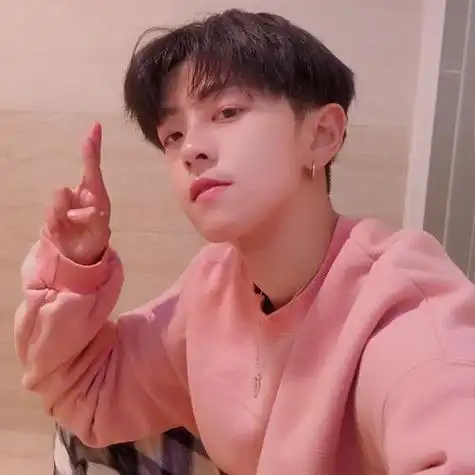 小帅哥很骚气头像