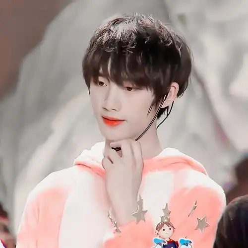 明天也会喜欢你哦时代少年团丁程鑫 · 头像原截:江纪然