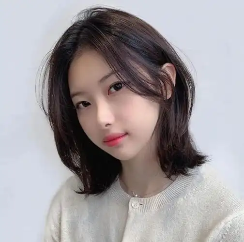 新年流行温柔内扣及肩发发型超甜的