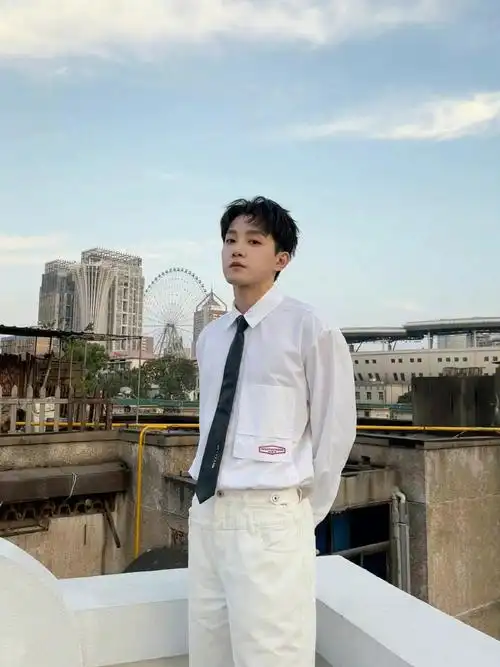 范世锜秋日六宫格live图#范世錡秋日六宫格live图