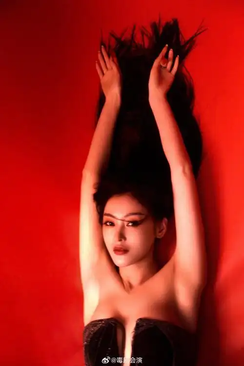 张天爱下颚线##张天爱红玫瑰妆