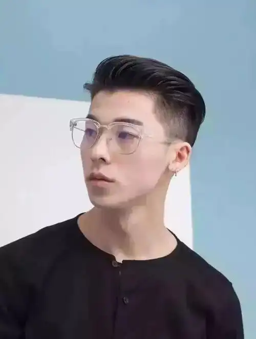 日常型录 | 头发厚而且硬的男士,适合理什么样的发型?