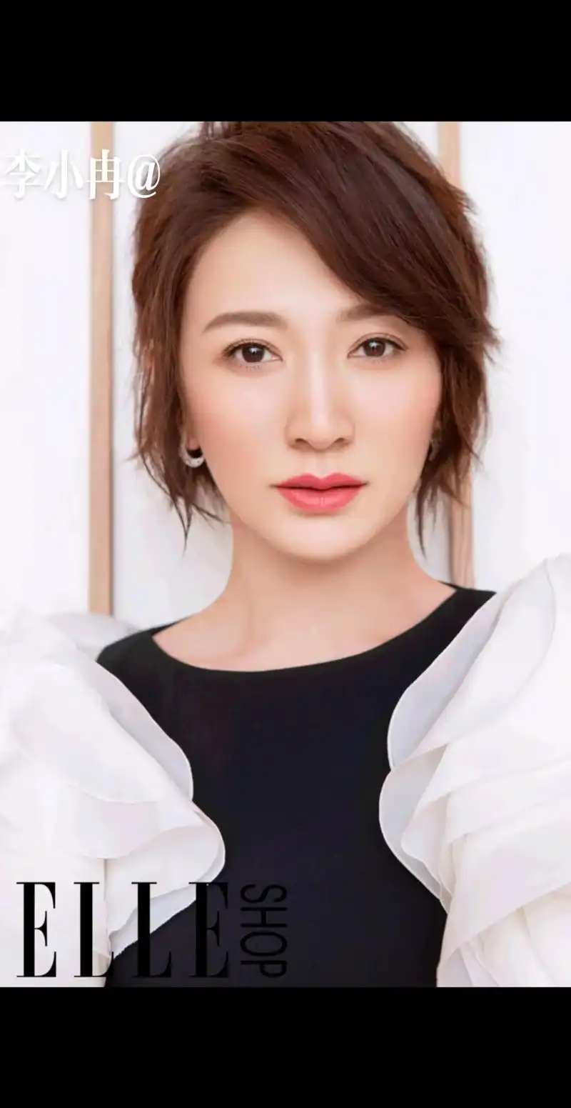 97辣身材 #妩媚性感 44岁李小冉身材保持的太好了 - 抖音