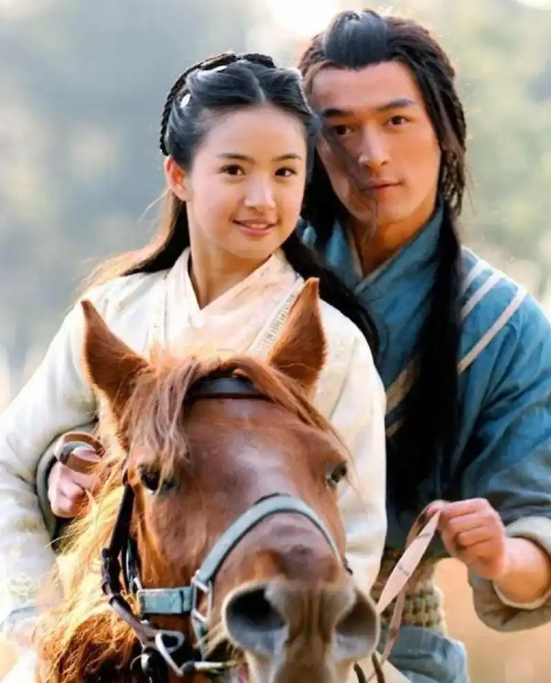 胡歌老婆长得像林依晨杨幂结合体?