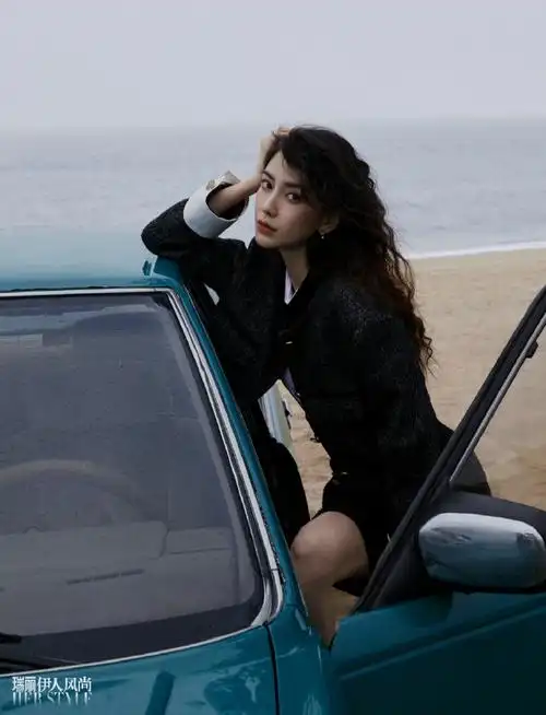 angelababy超话9407#杨颖#  晚上好呀～  一起来回顾一组杂志图吧