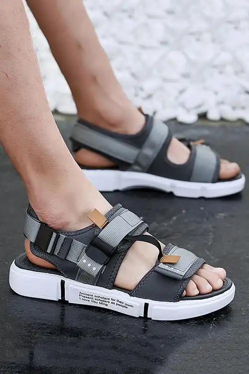 夏季新款韩版男士凉鞋学生百搭透气露趾休闲防滑凉拖鞋时尚沙滩鞋