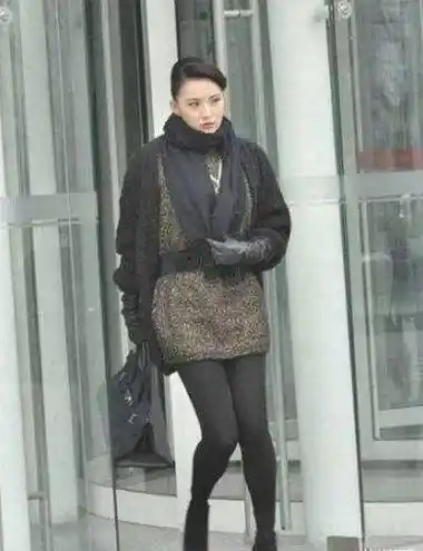 原创与海波蜜恋被分手传跪地炒佛经求原谅的莫小棋怎么样了