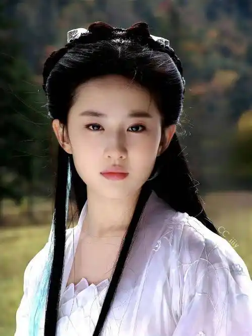 非洲"刘亦菲"火爆网络,看到她的照片,网友:原来丑和黑没关系