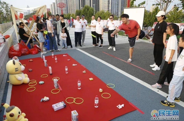 芜湖十里江湾有夜市啦抽盲盒套圈圈玩具食品手工品