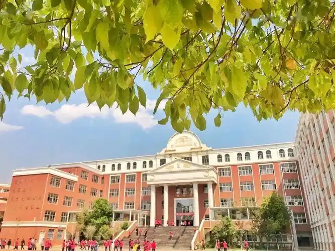 五险一金提供宿舍昆明高新区亨德森高新一中2021年春季招聘教师