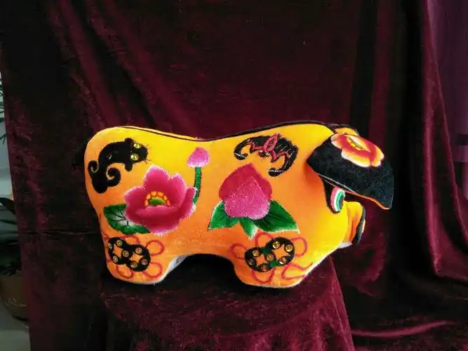 高桂芝民间布艺与收藏(一)布老虎