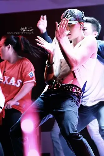 陈伟霆经典舞台表演so sick照片合集