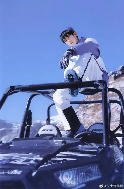 91  Ⅰ  贺峻霖  Ⅰ  自修"请问要跟我一起滑雪吗?