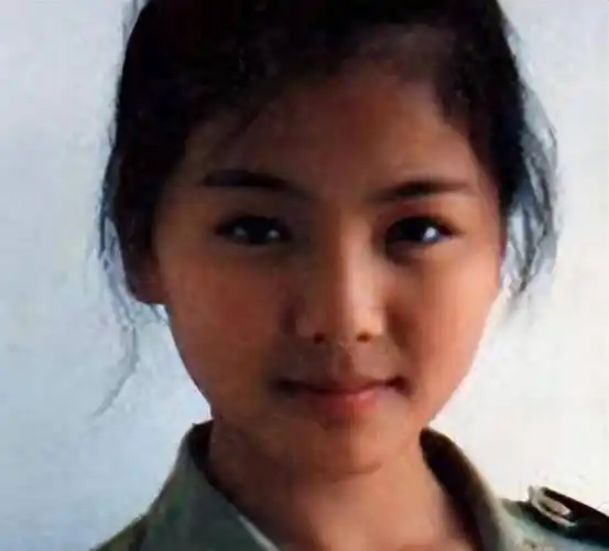 刘涛刚出道时的照片,长成这般模样,和现在相比简直判若两人