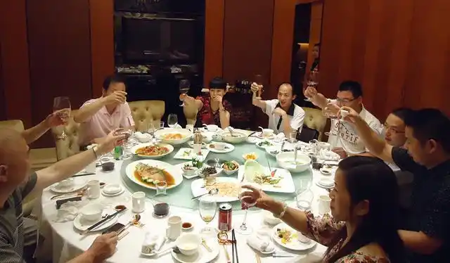 喝酒也有潜规则?工作应酬平常人都不知道的几点!