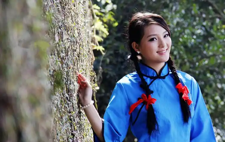 【转载】少女民国梦--李盼