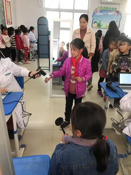 "我健康,我快乐"———史砦小学开展体检活动