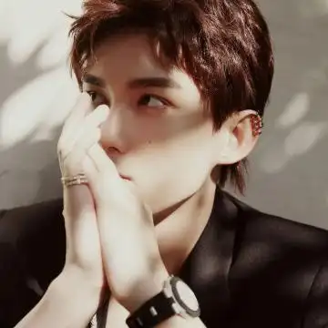 俊朗少年吴磊帅气头像