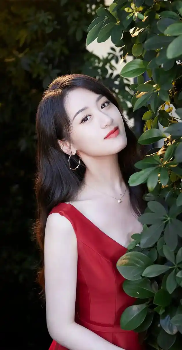 袁冰妍的穿搭让人眼前一亮,时尚有活力.