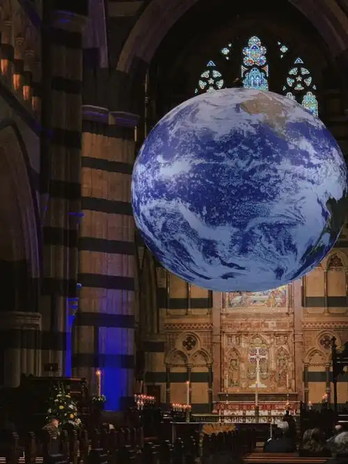 在太空俯瞰整个地球91