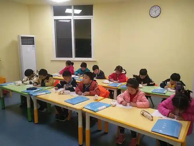 (图片来源:朗赐拼音学员常规课图)