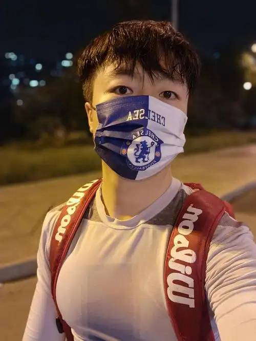 成都网球小哥同时也是金融保险人