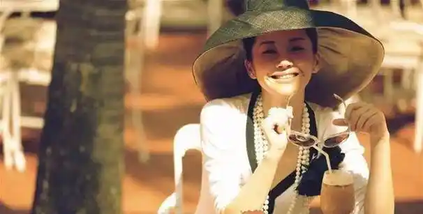 原创52岁许晴穿41岁许晴的旧衣服