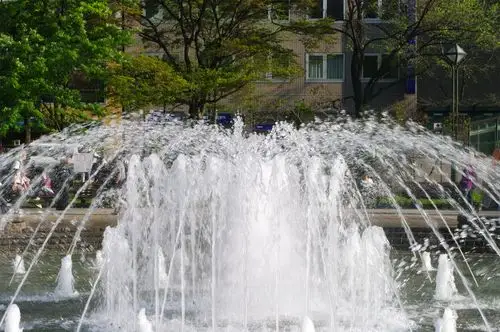 喷泉免费股票照片1024x600分辨率查看