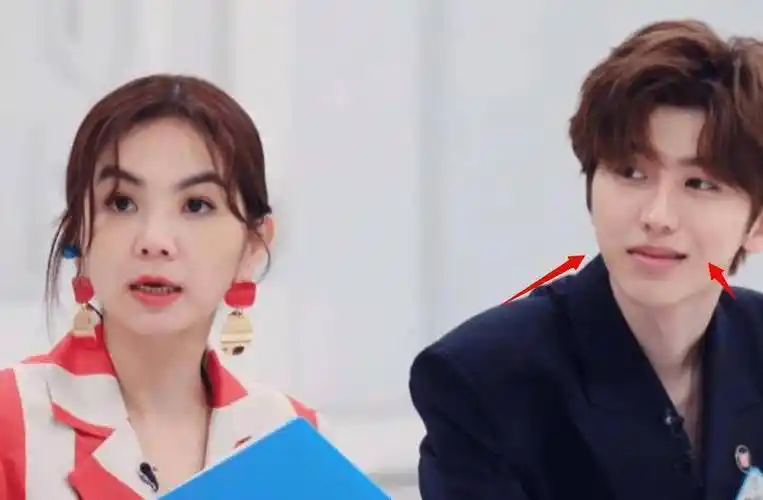 原创《青你2》虞书欣出场太可爱,蔡徐坤的宠溺脸亮了,这谁不羡慕_人气