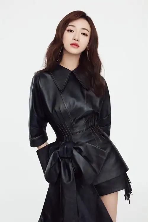 吴谨言酷帅写真曝光 彰显潇洒率性之美