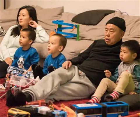 图潘阳参加的亲子节目二胎时代祖孙三人开启综艺首秀